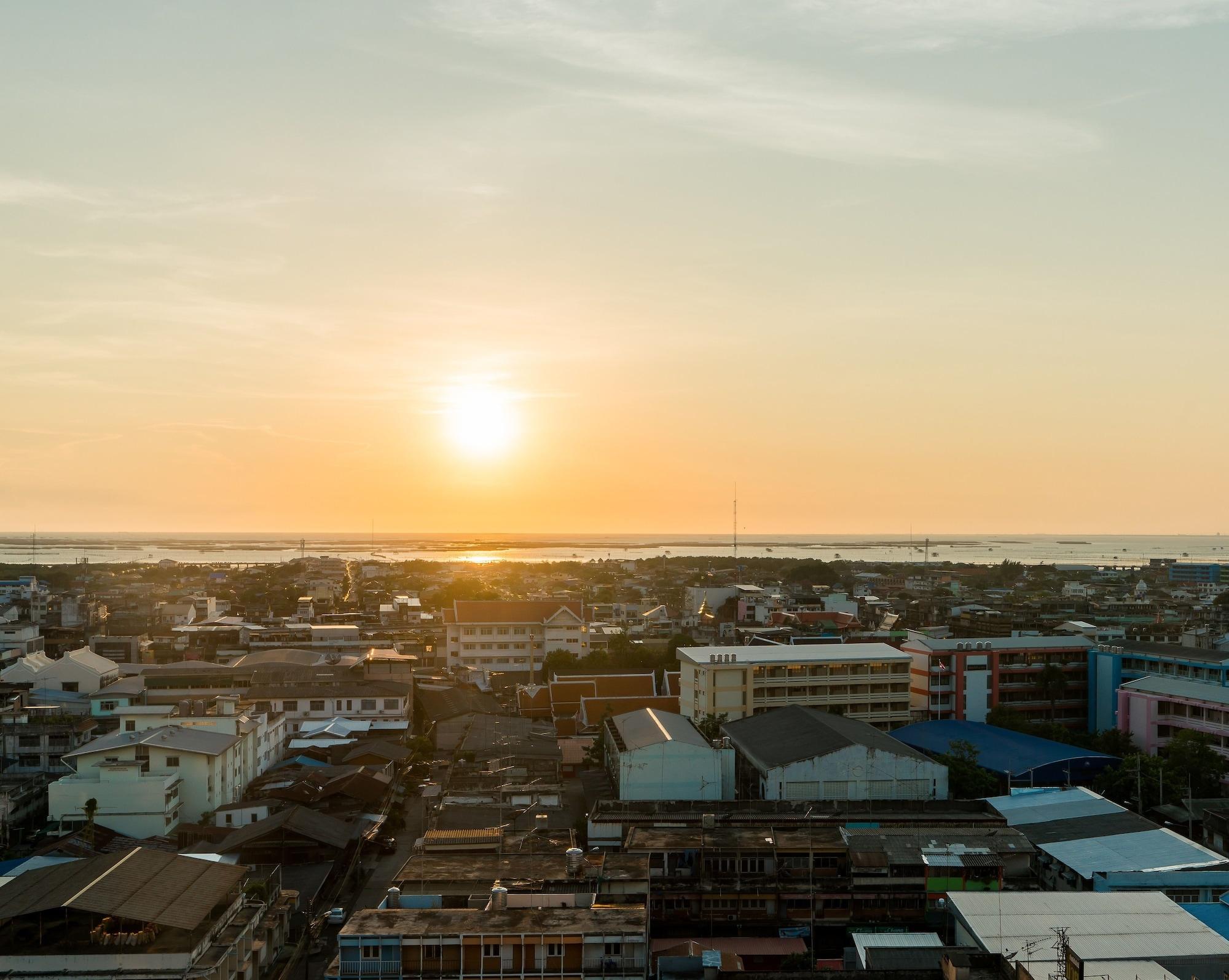 Rattanachol Hotel Chonburi Exterior foto