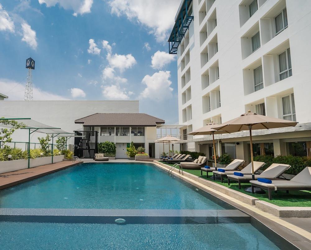 Rattanachol Hotel Chonburi Exterior foto
