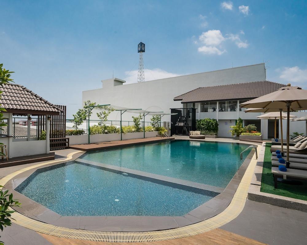 Rattanachol Hotel Chonburi Exterior foto