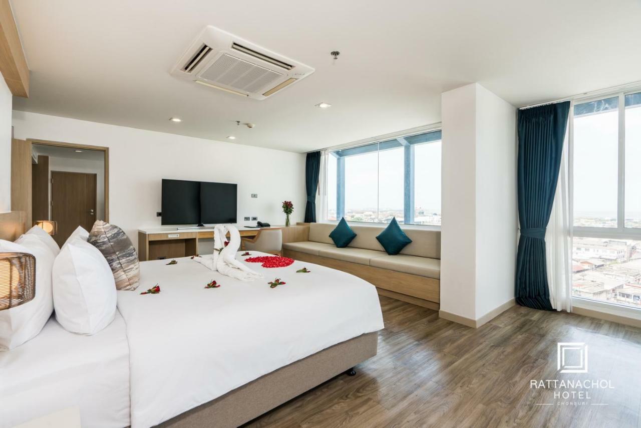 Rattanachol Hotel Chonburi Exterior foto